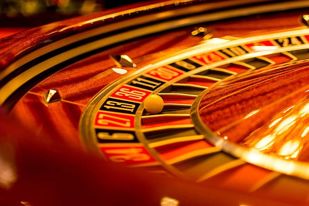 Bonanza Gold slot game interface on gris showing grid layout and paylines